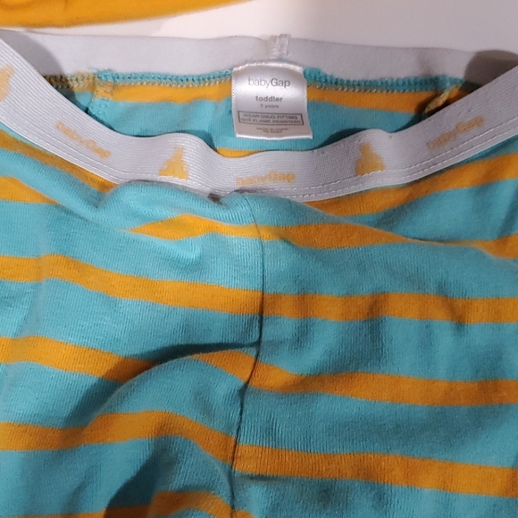 Baby Gap 2 Piece Pajama Set Size 3T - Picture 5 of 7
